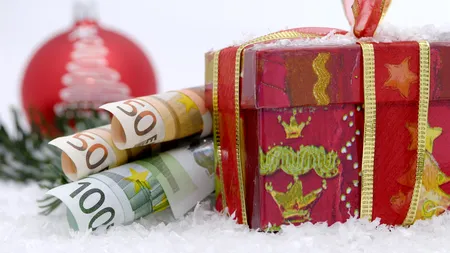 CADOU de Crăciun pentru ÎNVĂȚĂTOARE de mii de lei. Părinte: SĂ N-O FACEM pe doamnă să se simtă PROST