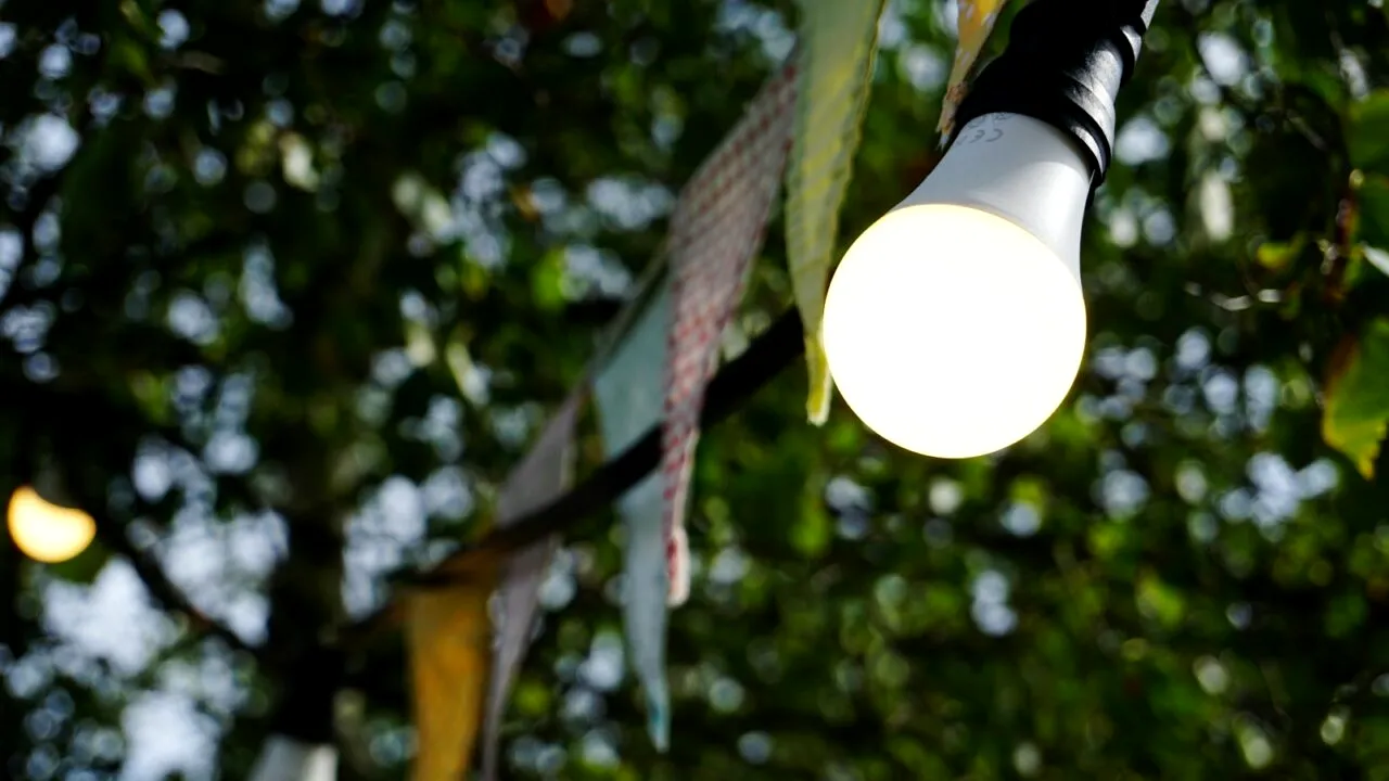 (P) Lămpile solare şi noi idei de amenajare, pentru curte şi grădină