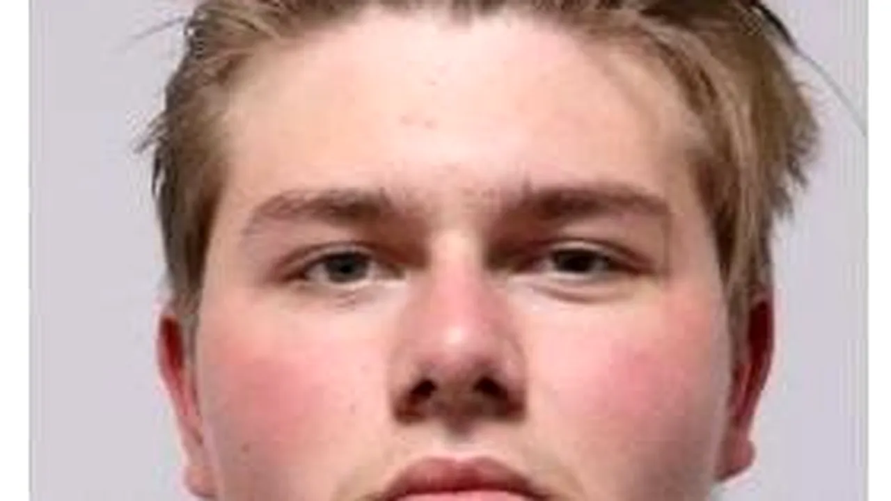 Un tânăr din București dispărut de aproape o săptămână este căutat de polițiști