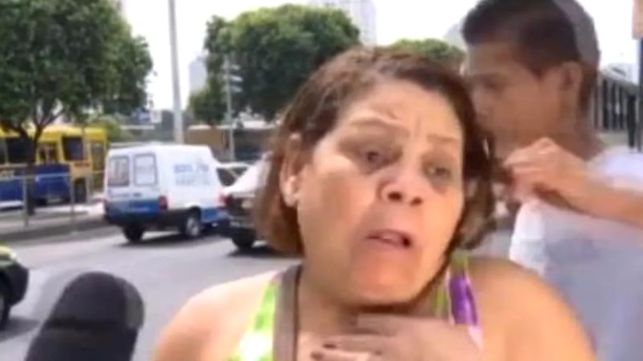 O femeie din Brazilia a fost jefuită în direct