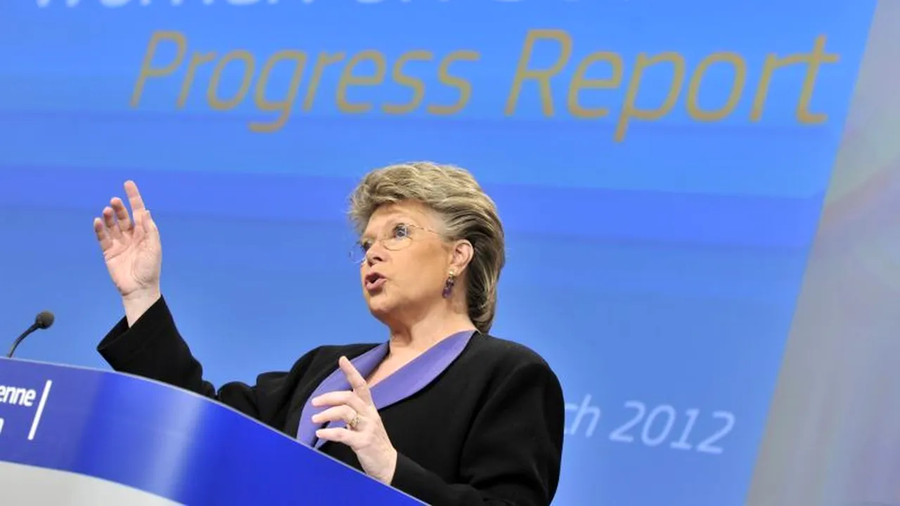 Viviane Reding: Criza din România este un 