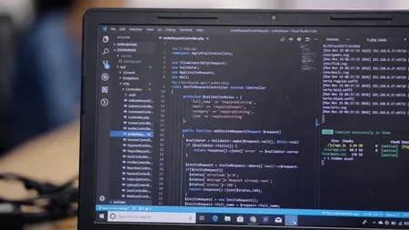 SUA acuză patru chinezi de atacuri cibernetice la nivel global. Marea Britanie și UE, acțiune comună împotriva Chinei