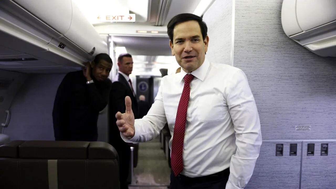 Înalt oficial american, forțat să-și întrerupă deplasarea spre conferința de Securitate din Germania. Avionul în care se afla s-a defectat în zbor