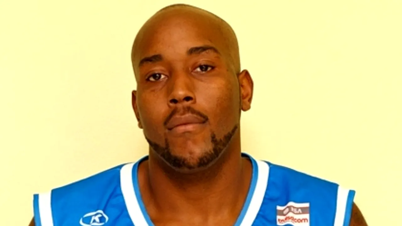 Pivot american de 2,18 metri înălțime și 150 de kilograme, transferat de SCM U Craiova