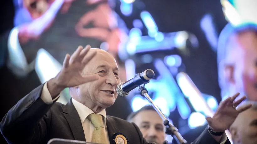 PSD, luat LA ȚINTĂ de Traian Băsescu: Să vină CARAGIALE, să plece GUVERNUL!