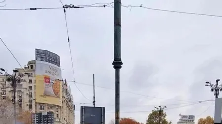 Dorel în Piața Unirii. Stâlpul de iluminat prăbușit peste un tramvai a fost remontat invers, cu VERDELE în JOS
