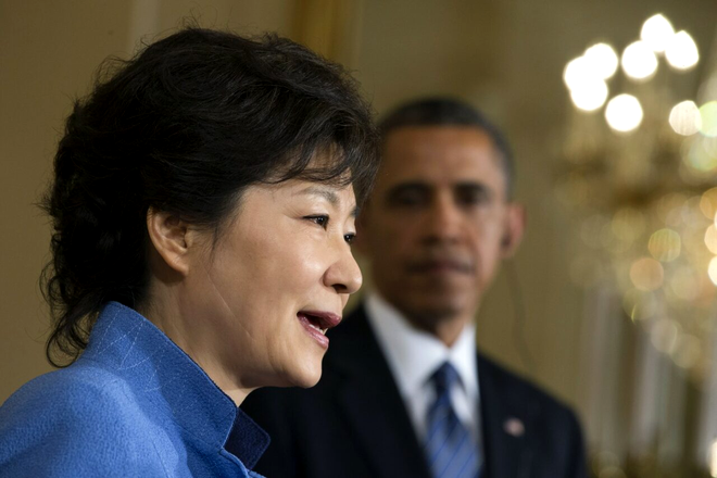 Park Geun-hye, prima femeie președinte a țării, într-o întâlnire cu fostul președinte SUA, Barack Obama 