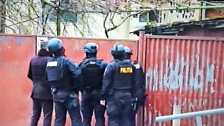 UPDATE VIDEO | Fostul polițist care a amenințat o vecină cu moartea și apoi s-a baricadat în casă a fost reținut / Este vizat de alte două anchete