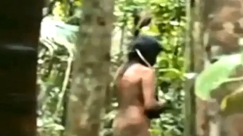 VIDEO: Reacția unei femei dintr-un trib amazonian, când descoperă că este filmată