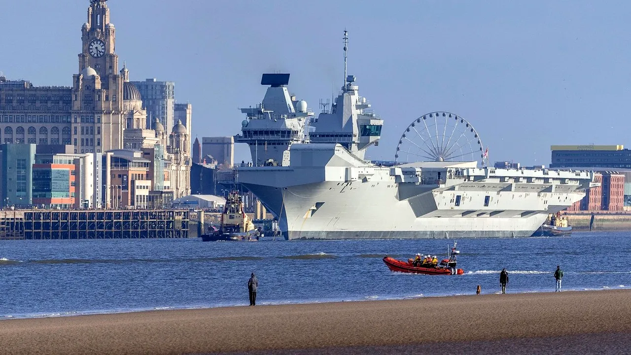 Nava amiral a NATO s-a defectat la scurt timp după ce a plecat într-o misiune în Statele Unite