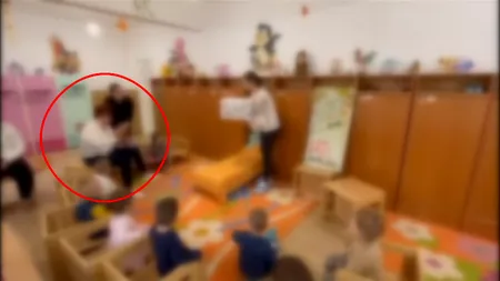 Educatoare din Brăila, filmată în timp ce LOVEȘTE o fetiță în clasă pentru că făcea gălăgie