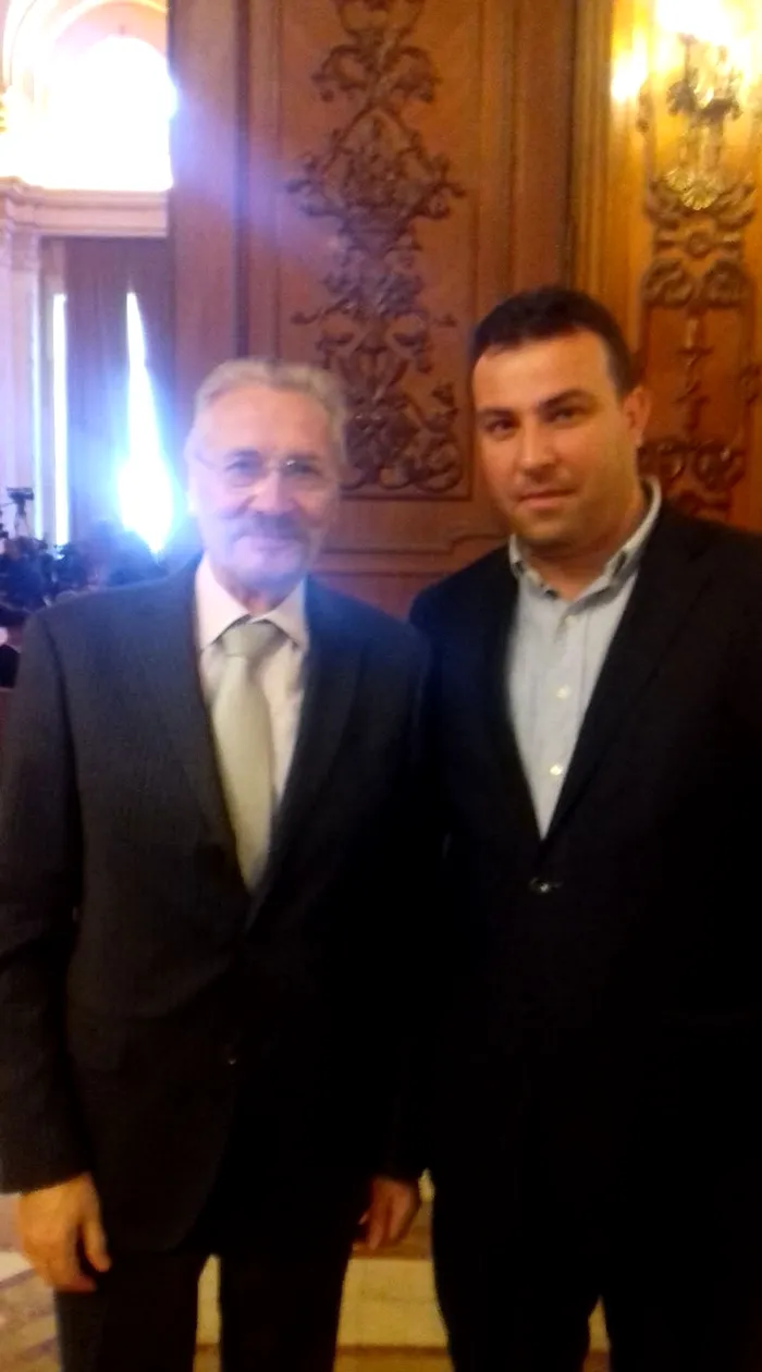 Adrian Peiu alături de preşedintele PNŢCD, Emil Constantinescu
