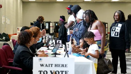 Starea economiei, imigrația și drepturile individuale sunt principalele PREOCUPĂRI ale alegătorilor din SUA