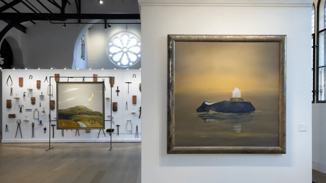 FOTO - Picturile artistului Ștefan Câlția, expuse la Londra. A fost invitat să prezinte perspectiva sa asupra satului transilvănean de însuși Regele Charles al III-lea