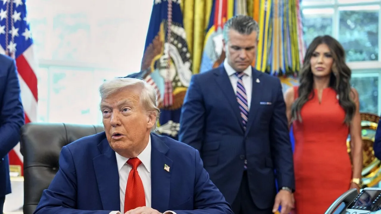 Donald Trump a anunțat că ar putea trimite Garda Națională să combată CRIMINALITATEA din Chicago