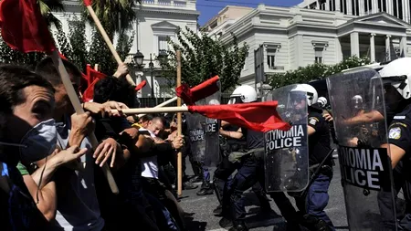 Grecia, la un pas de ieșirea din zona euro. Vicepremierul Pangalos: 