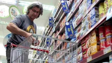 Dispută între reprezentanții supermarketurilor și oficialii eleni pe tema vânzării 
