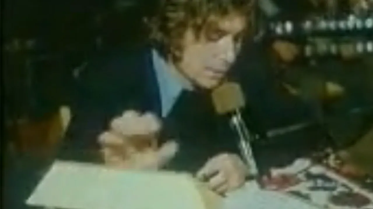 Adrian Păunescu la Cenaclul Flacăra: 