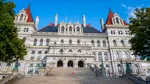 Atentat terorist dejucat în New York. O femeie voia să arunce în aer clădirea Capitoliului statului Albany