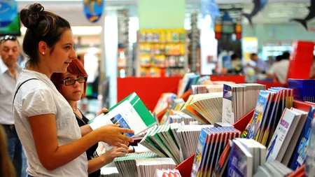 Războiul noilor manuale școlare. Editori: „ Erorile de la licitație sunt incredibile