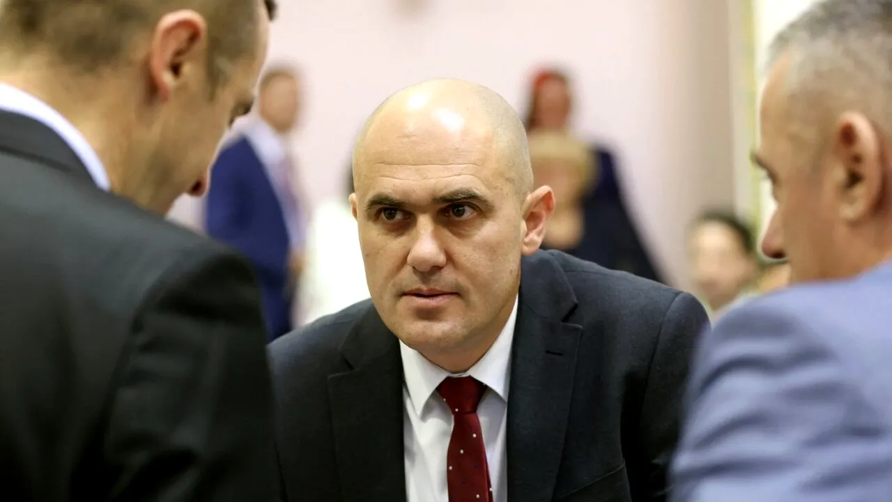 Vicepremierul croat și-a dat DEMISIA, după ce a apărut o filmare în care trăgea cu o armă de foc: 