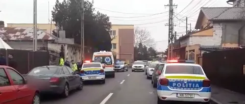 VIDEO | Intervenție medicală cu poliția la poartă, la Pitești. Echipajul ambulanței s-a temut de familia pacientei