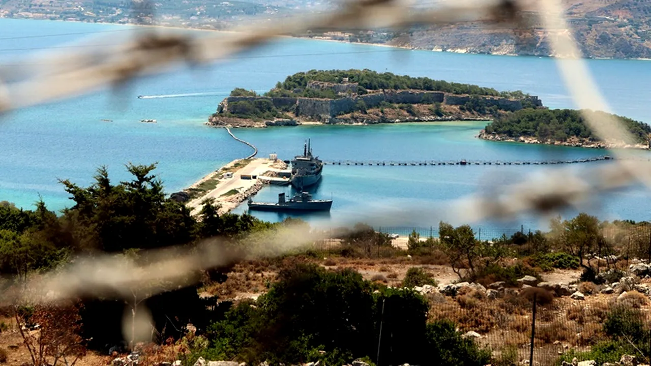 Grecia începe luni deportarea imigranților ilegali. 