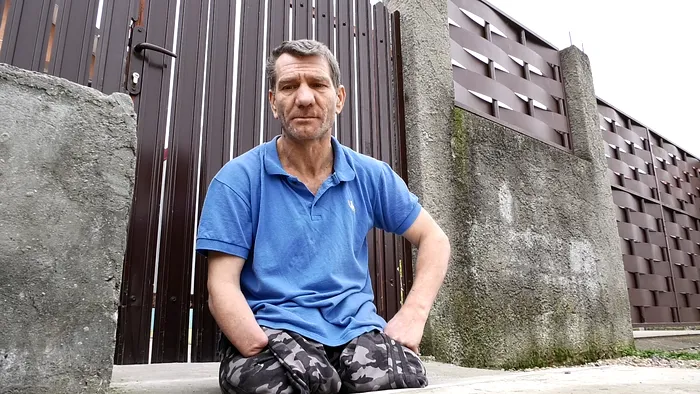 Lecție uimitoare despre ambiție și optimism, oferită de un bărbat rămas fără picioare și fără mâna dreaptă