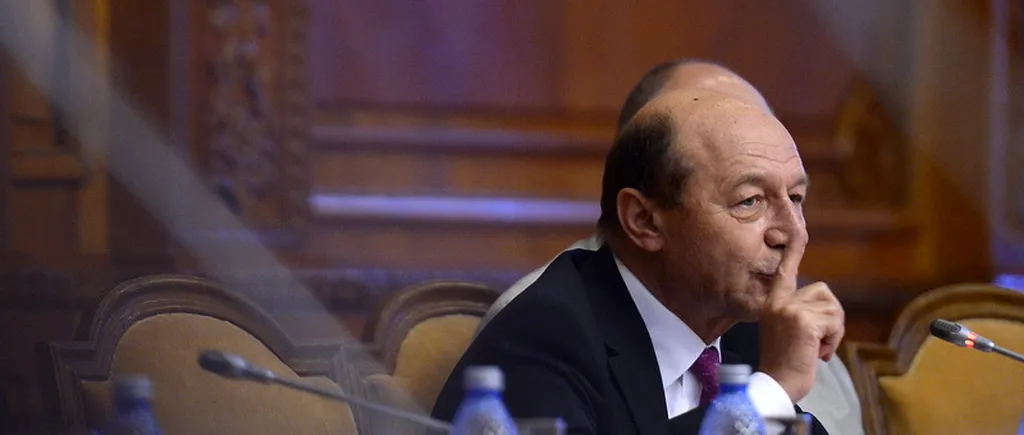 Băsescu a chemat șefii serviciilor secrete la raport pentru a vedea cine a făcut filajul în cazul Bica-Udrea-Topoliceanu
