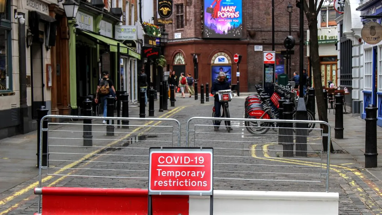 Oficial: Nu excludem impunerea de noi restricții în Anglia după Crăciun
