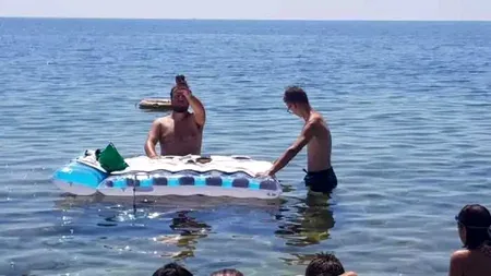 VIDEO | Metoda inedită aleasă de un preot din Italia pentru a celebra Liturghia. El este cercetat pentru „ofensă adusă unei confesiuni religioase”