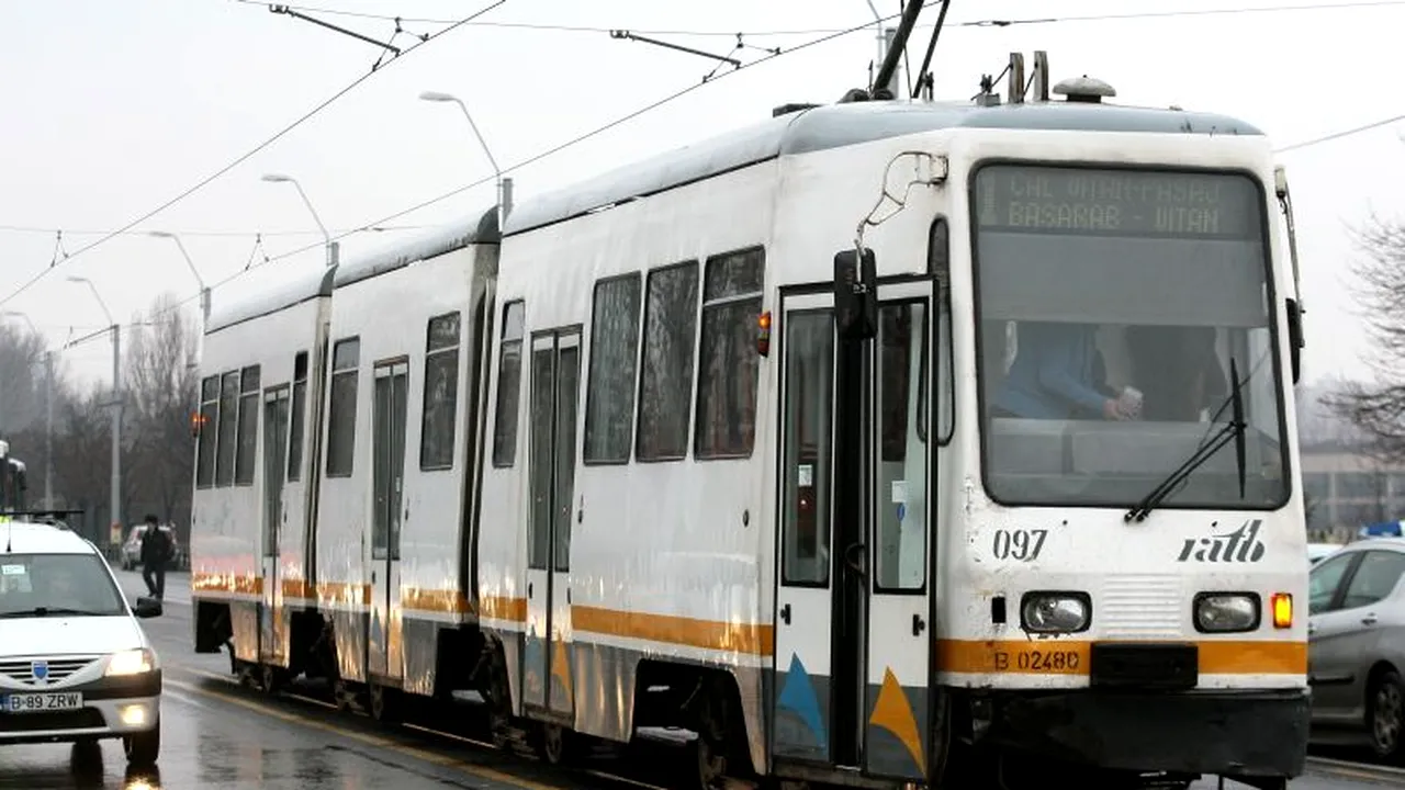 RATB: Tramvaiele liniilor 7, 16, 27, 36, 47 și troleibuzele 66 și 74, blocate din cauza PLOII