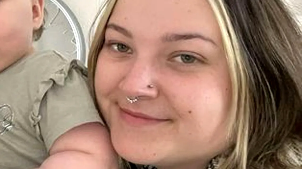 Medicii nu au mai văzut așa ceva! Femeia din imagine a născut un bebeluș macrosom