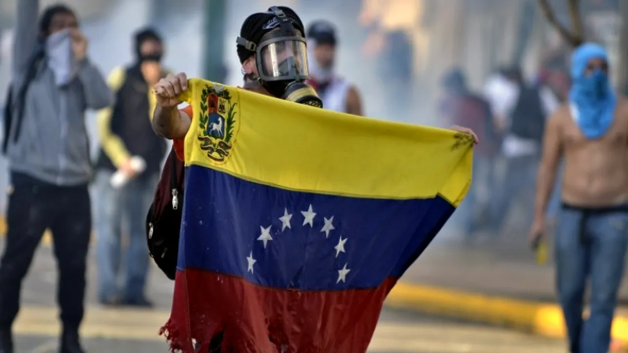 Proteste sângeroase și în Venezuela. Cinci morți și zeci de răniți după intervenția violentă a forțelor de ordine. FOTO+VIDEO
