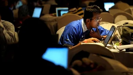 Efectul mesajelor agresive postate pe internet asupra comportamentului uman