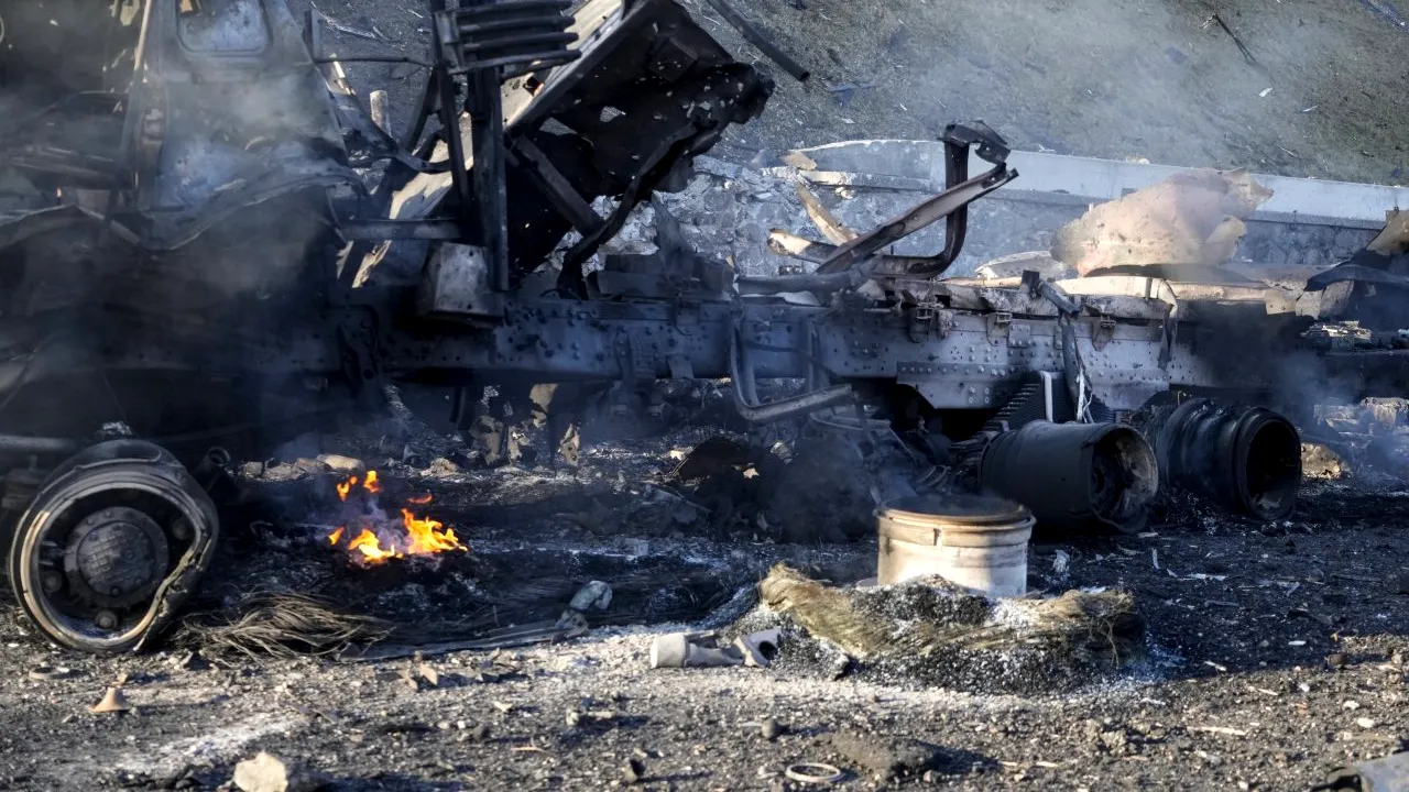 Ucraina afirmă că Rusia a pierdut deja 4.300 de militari și sute de echipamente de luptă