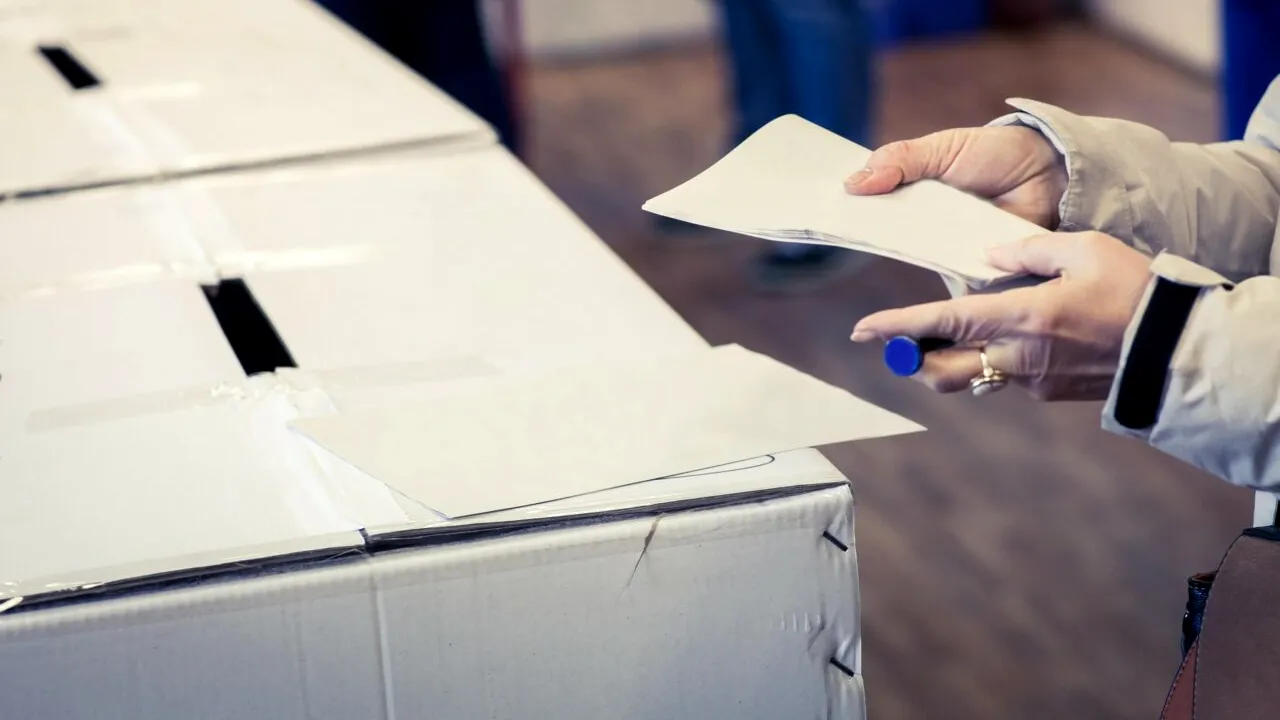 Care au fost REACȚIILE internaționale după anularea alegerilor în decembrie /Critici din partea Administrației Trump, Macron a justificat decizia