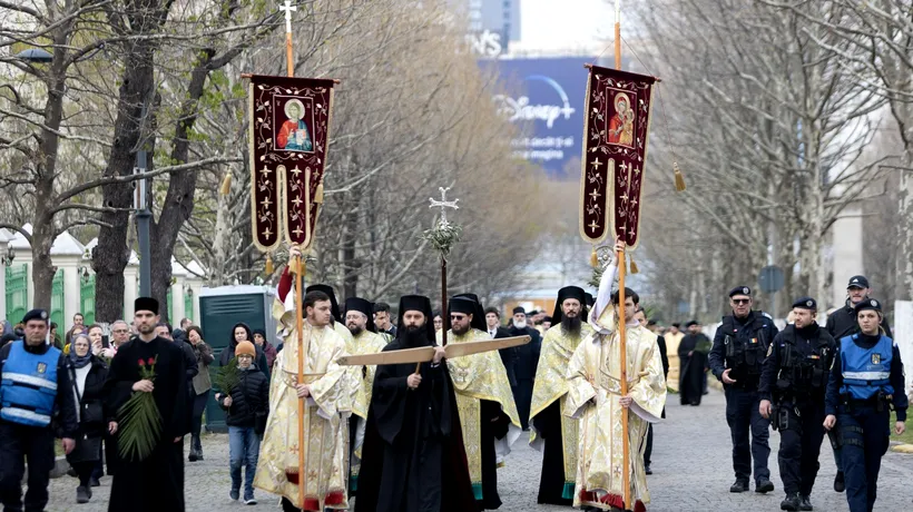 UPDATE | Pelerinaj de Florii 2023. Imagini de pe traseul procesiunii religioase organizate în București (FOTO)