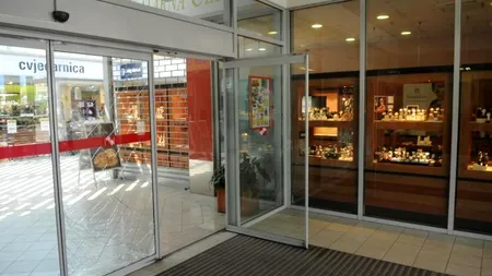 Doi români suspectați de spargerea unui magazin de bijuterii, arestați în Croația