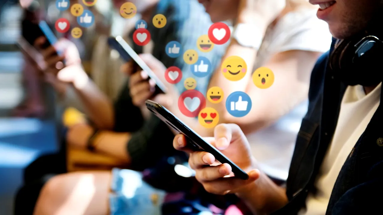 De ce cred biologii și ecologiștii că social media reprezintă un risc pentru umanitate