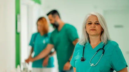 Se caută urgent badante în Italia: „Doar jumătate dintre familii găsesc îngrijitoarea de care au nevoie”