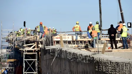 Primarul Oprescu anunță când va fi gata primul pod al pasajului Mihai Bravu 