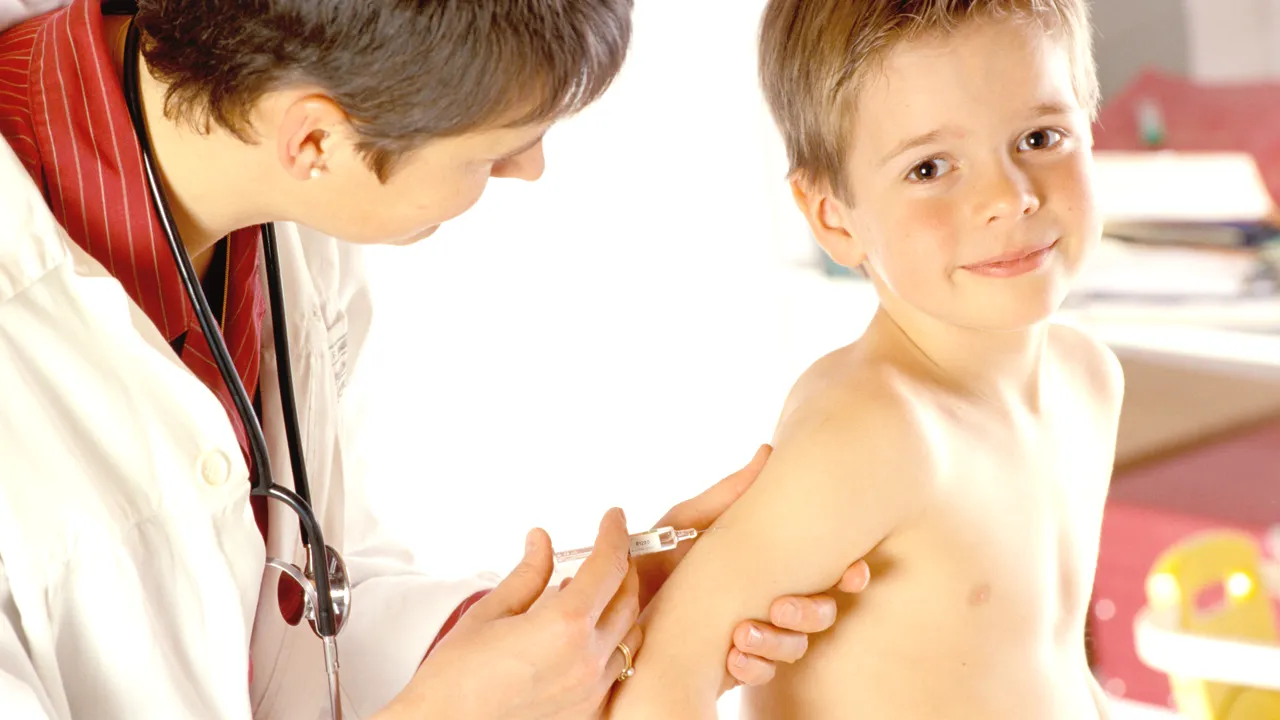 Campanie de vaccinare în orașul cu cea mai mică rată de imunizare din țară. Anunțul Ministerului Sănătății