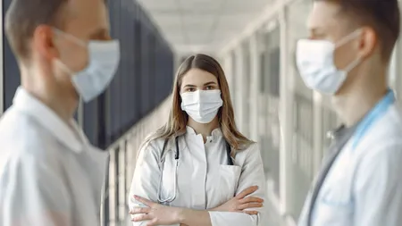 Categorii profesionale cu risc crescut de îmbolnăvire. Cum trebuie să se ferească de infecția cu virusul SARS-CoV-2