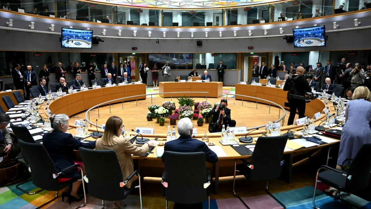 UE îndeamnă statele membre să reducă BIROCRAȚIA, pentru stimularea inovării și a competitivității