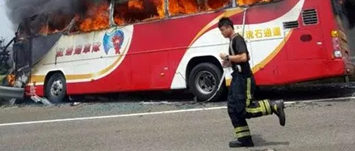 26 de morți, după ce un autocar cu turiști a luat foc în Taiwan
