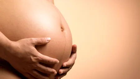 O femeie însărcinată a murit la Spitalul Judeţean Bacău la 24 de ore de la internare. Partenerul acuză medicii că au ignorat durerile acesteia