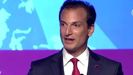 La 19 ani a preluat o mică afacere de familie. Acum deține 80 de vapoare, 90 de elicoptere și peste 40 de hoteluri