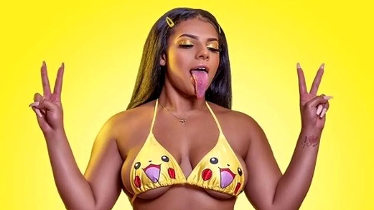 Femeia cu una dintre cele mai lungi limbi din lume: Câștig 100.000 de dolari pe an datorită ei - FOTO / VIDEO 