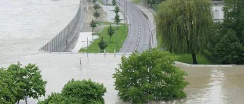 FOTO: Cum se apără austriecii împotriva inundațiilor. Români, arătați asta guvernului vostru